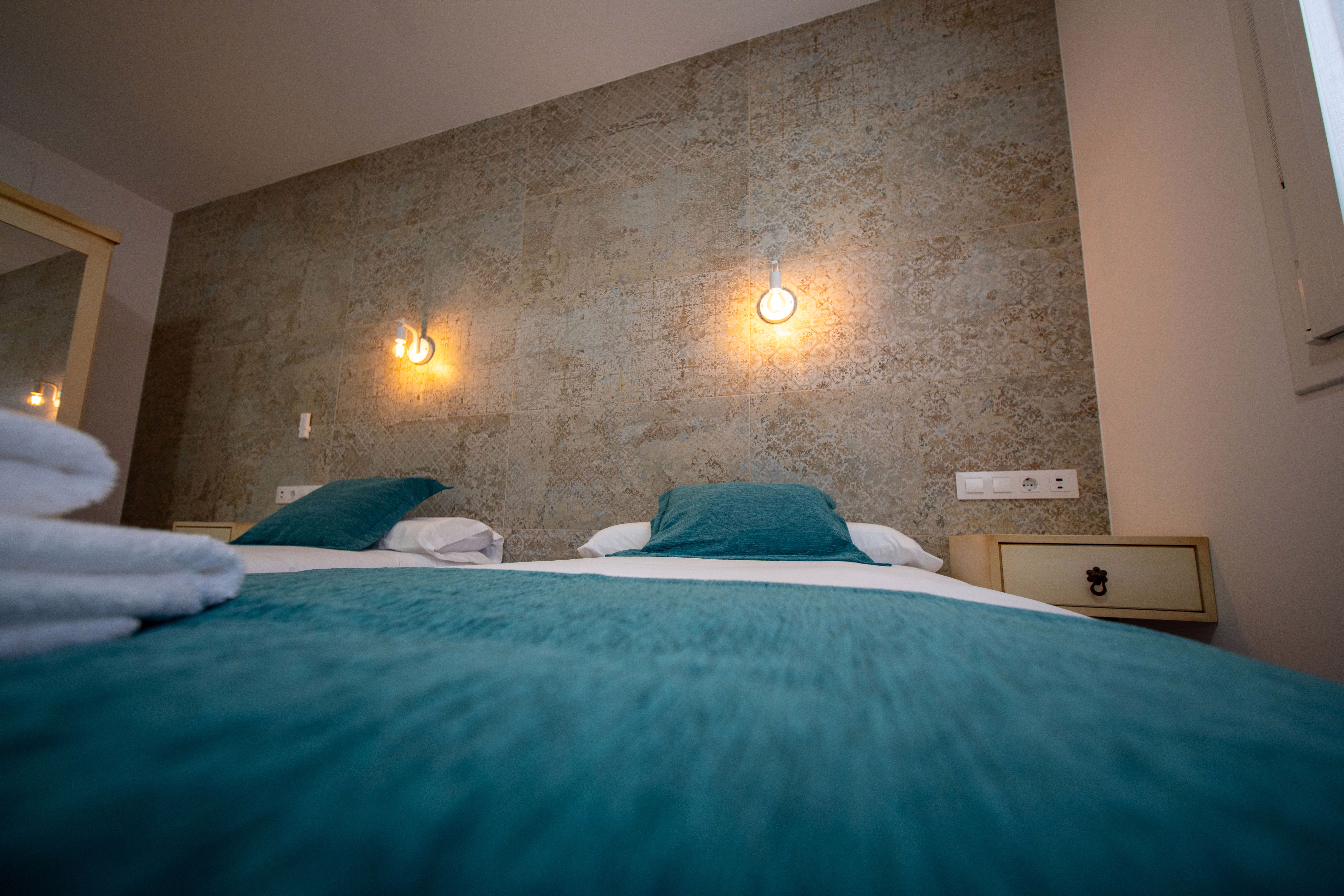 SULLA - Habitación doble, detalles cuidados.